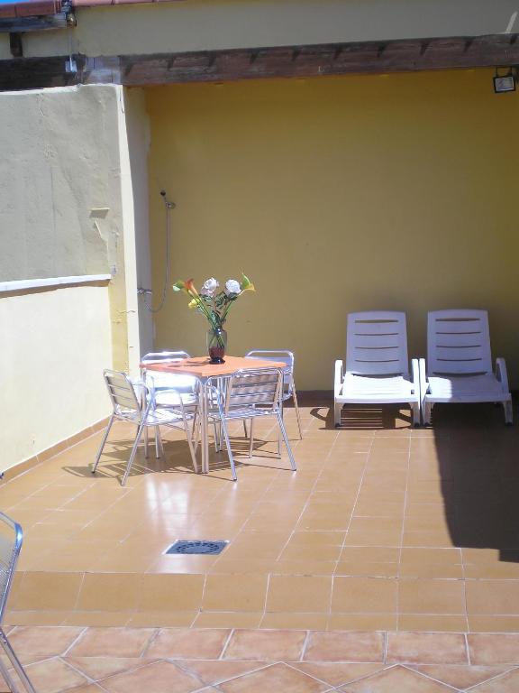 Apartamentos Murallas Zaragoza Rum bild